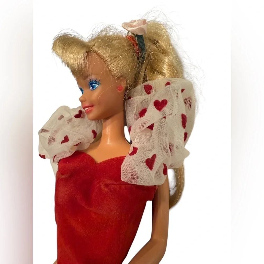 LOVING YOU Barbie Doll #7072 – Mattel (1983) Head is 1976.  Body is 1966.